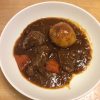 おもてなし料理になるビーフシチューの作り方ー玉ねぎで牛肉をやわらかく